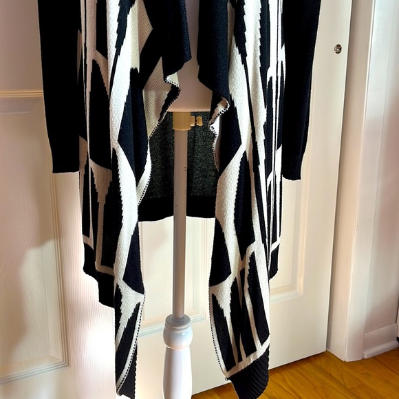 fu zade Waterfall Black Cardigan - Picture 7 of 11